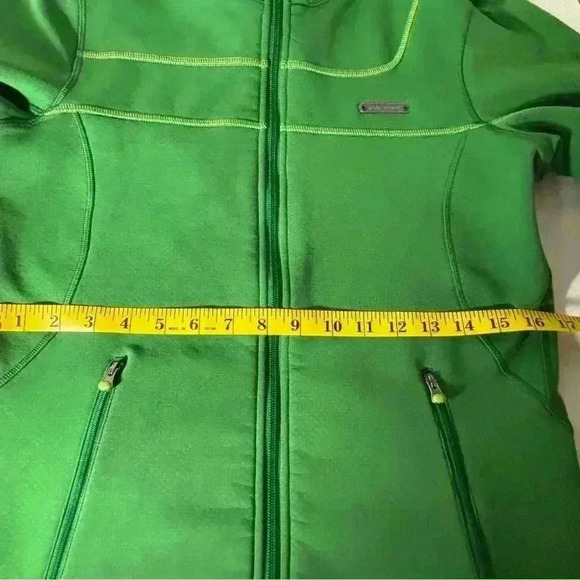 Womens size medium under armour jacket, #D134 - Picture 12 of 14